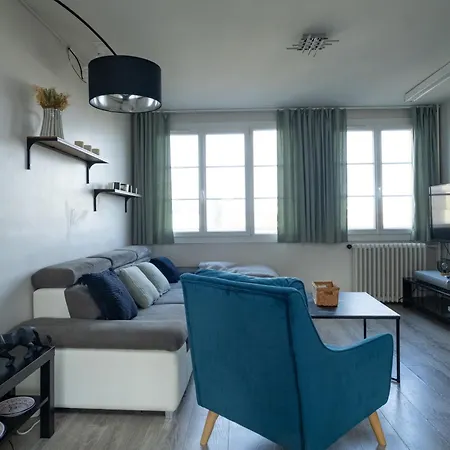 Joli T2 Proche Du Metro Avec Vue Tour Eiffel Appartement *